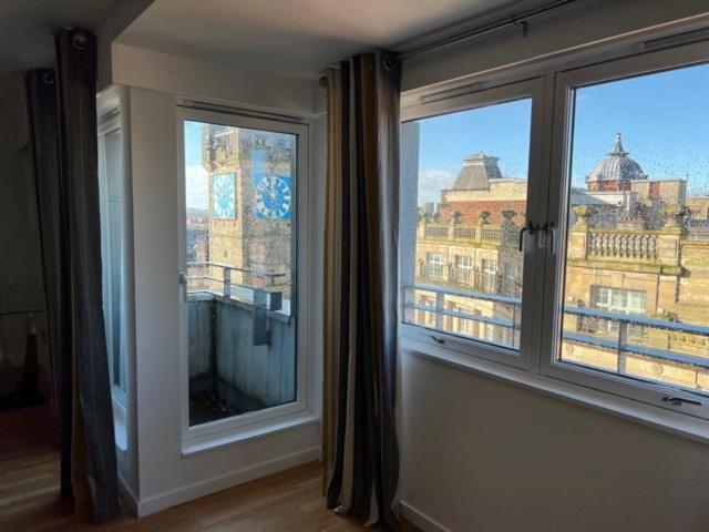 Modern & Spacious 2 Bed Merchant City Apart-High St — Photos 3